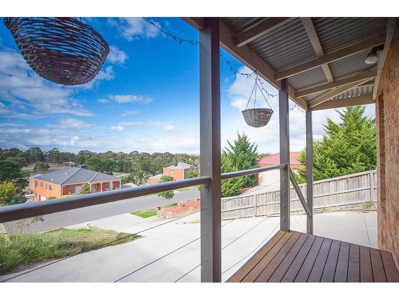45 Canterbury Avenue, Sunbury VIC 3429
