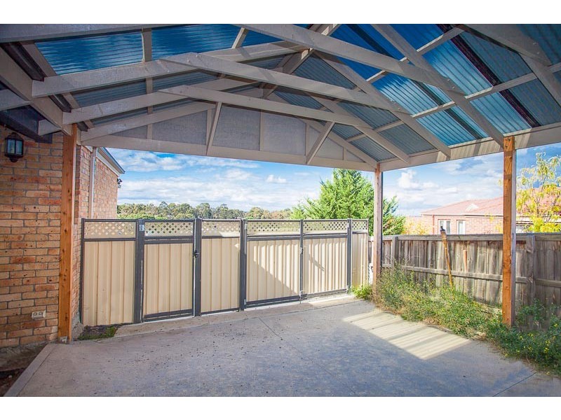 45 Canterbury Avenue, Sunbury VIC 3429