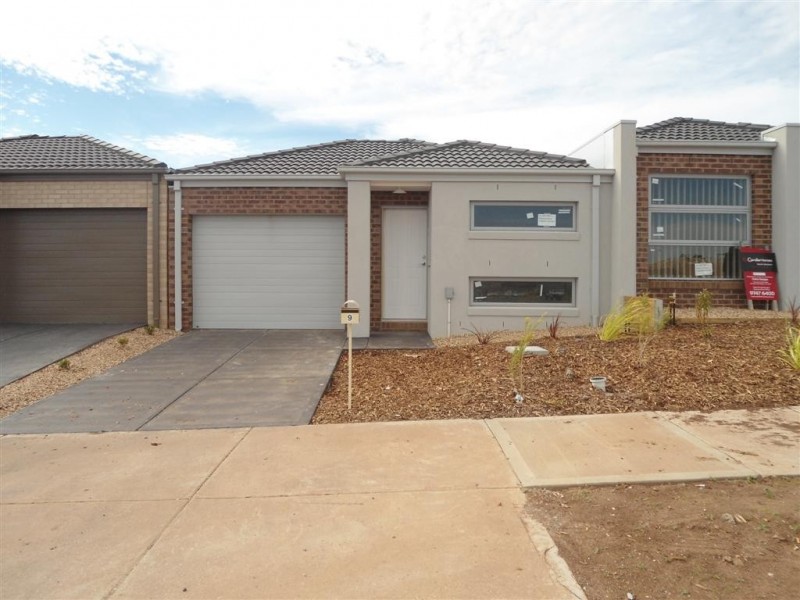 9 BONNOR STREET, Sunbury VIC 3429