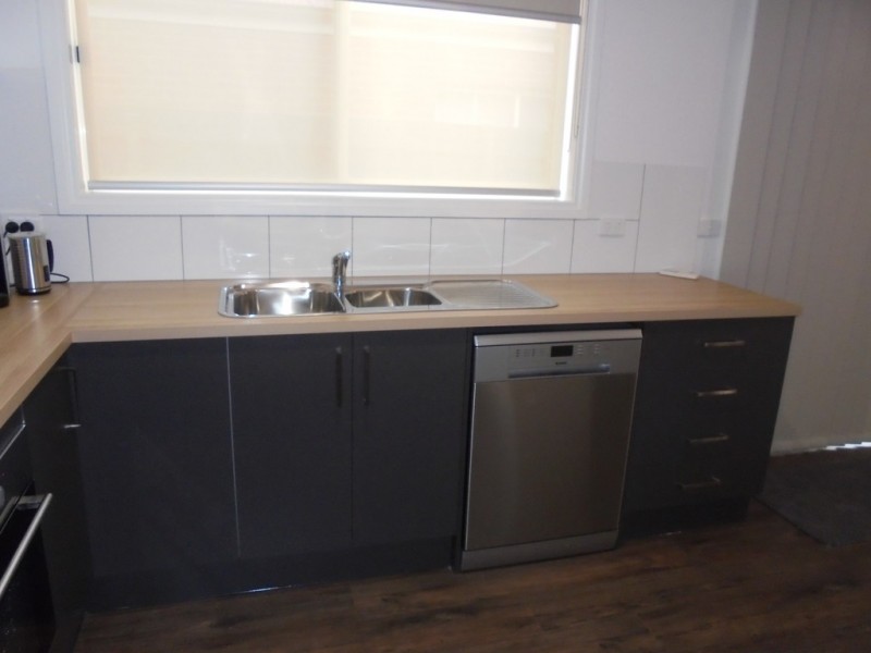 2/168 O’SHANASSY STREET, Sunbury VIC 3429