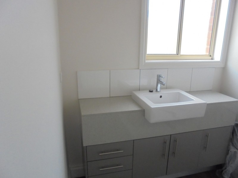 2/168 O’SHANASSY STREET, Sunbury VIC 3429