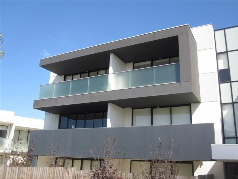 12/4 CREFDEN STREET, Maidstone VIC 3012