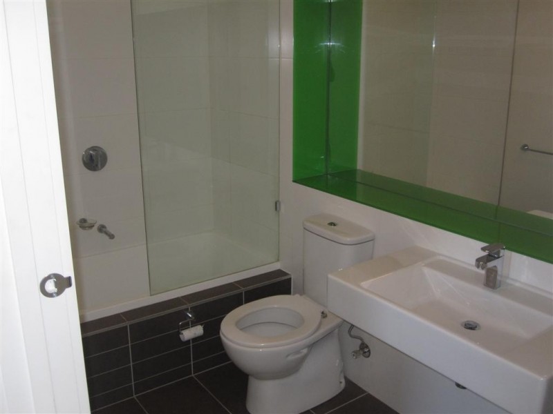 12/4 CREFDEN STREET, Maidstone VIC 3012