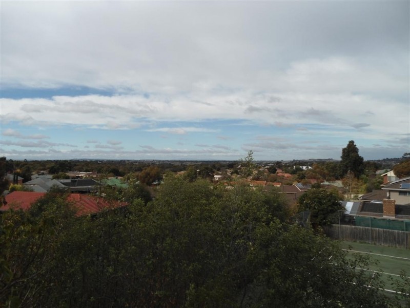 82 Stewarts Lane, Sunbury VIC 3429