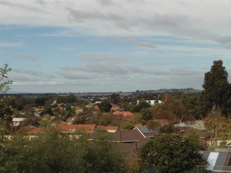 82 Stewarts Lane, Sunbury VIC 3429