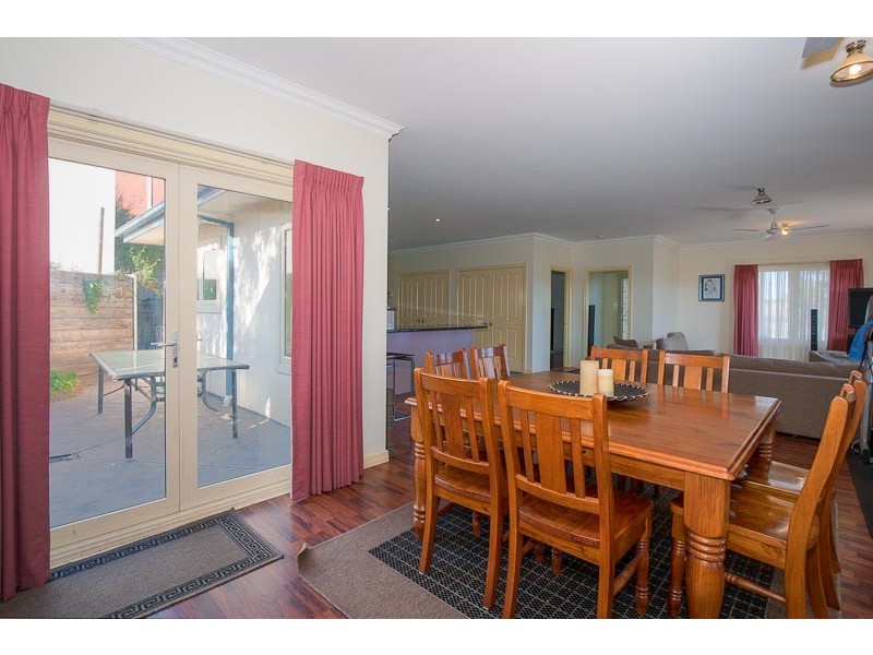 13 Outlook Way, Sunbury VIC 3429