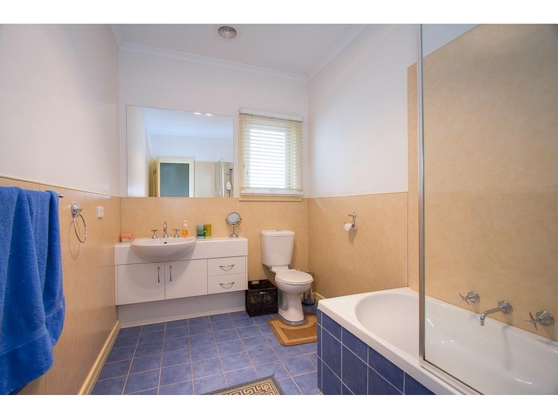 13 Outlook Way, Sunbury VIC 3429