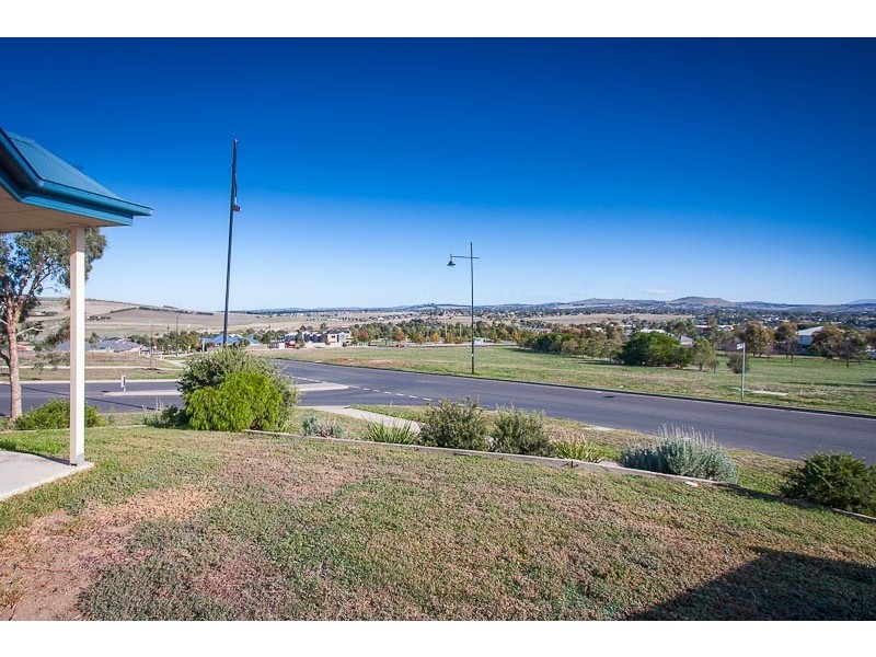 13 Outlook Way, Sunbury VIC 3429