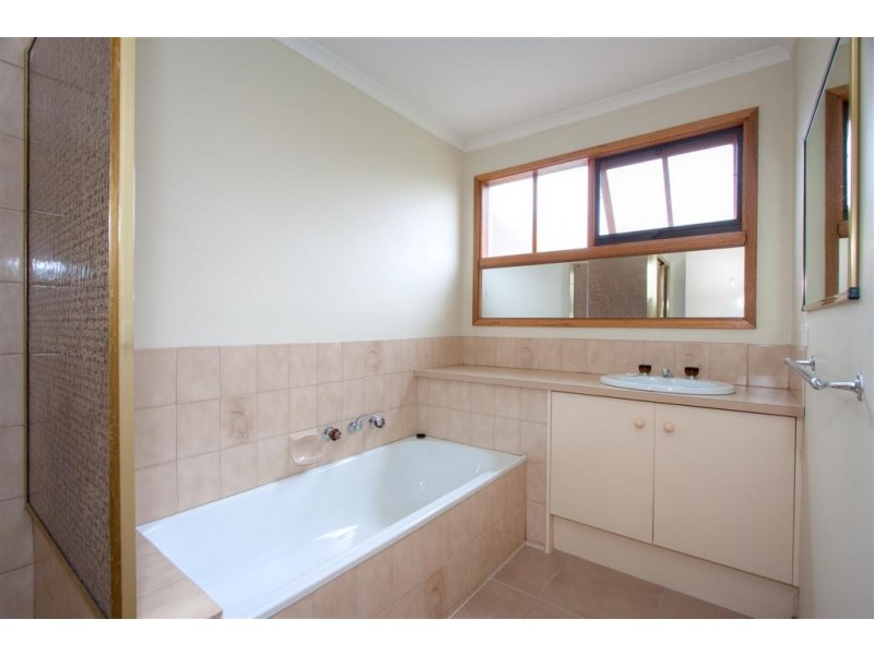 4/40 HARKER STREET, Sunbury VIC 3429