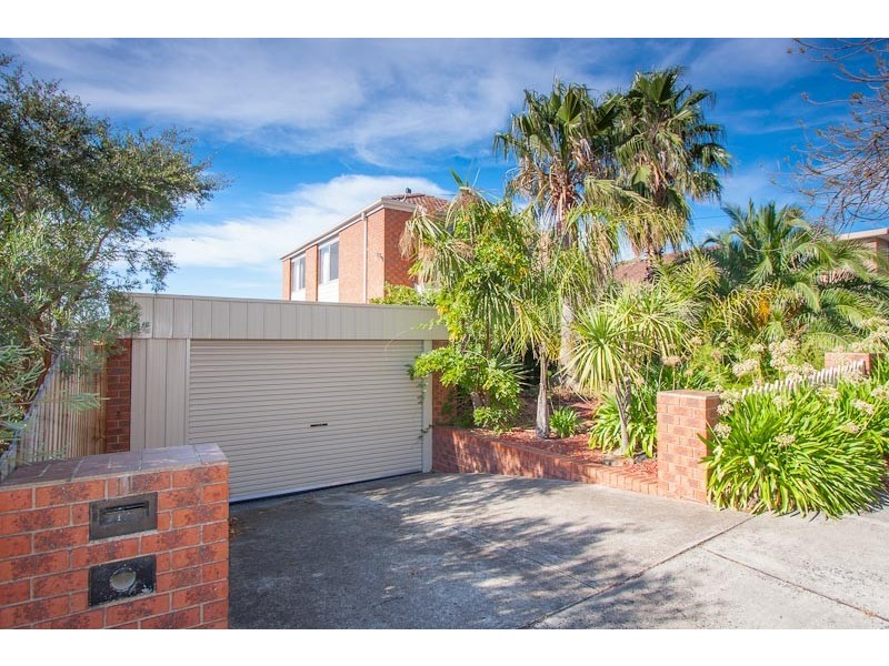 11 Sturt Street, Sunbury VIC 3429