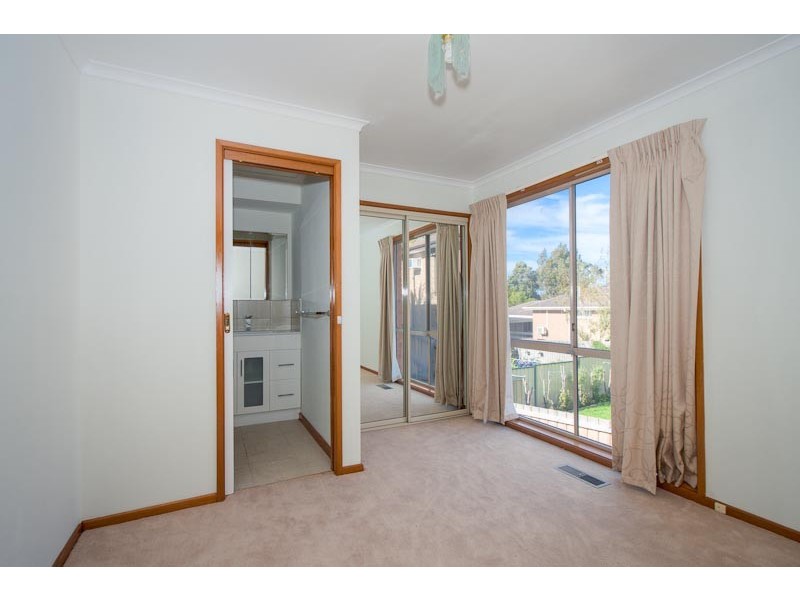 11 Sturt Street, Sunbury VIC 3429