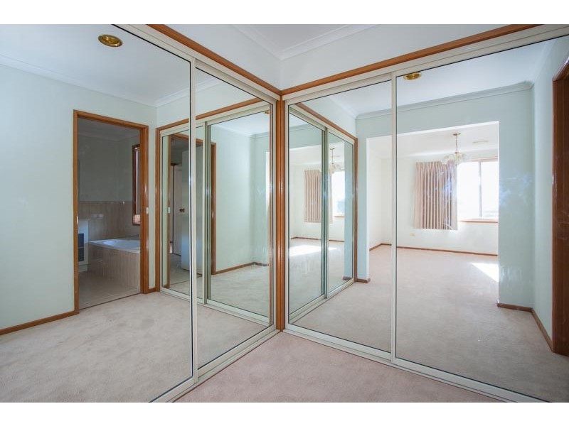 11 Sturt Street, Sunbury VIC 3429