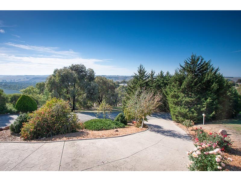 40 Callander Close, Sunbury VIC 3429