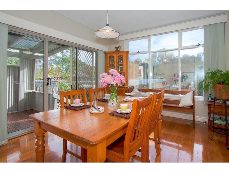 24 Higgins Avenue, Sunbury VIC 3429