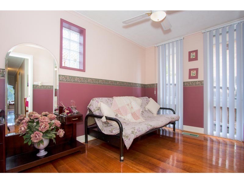 24 Higgins Avenue, Sunbury VIC 3429