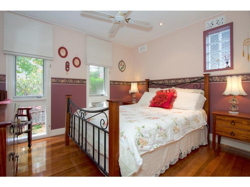 24 Higgins Avenue, Sunbury VIC 3429