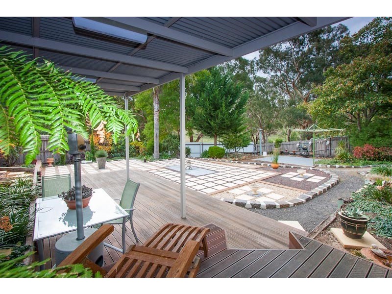 24 Higgins Avenue, Sunbury VIC 3429