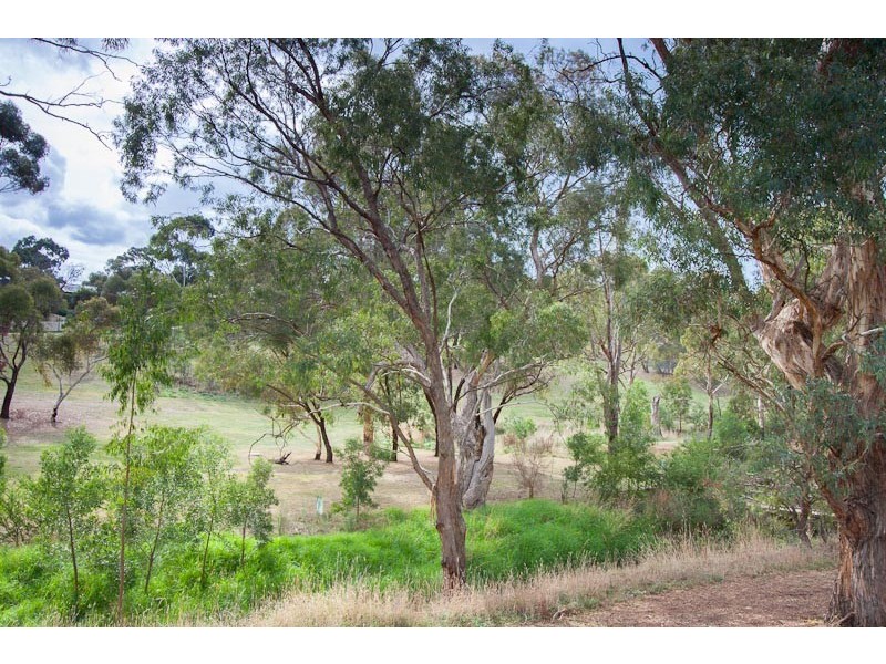 24 Higgins Avenue, Sunbury VIC 3429