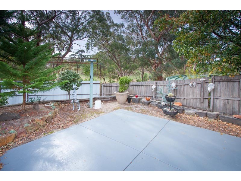 24 Higgins Avenue, Sunbury VIC 3429