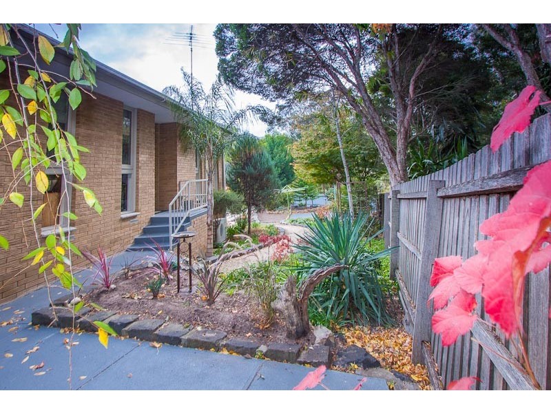 24 Higgins Avenue, Sunbury VIC 3429