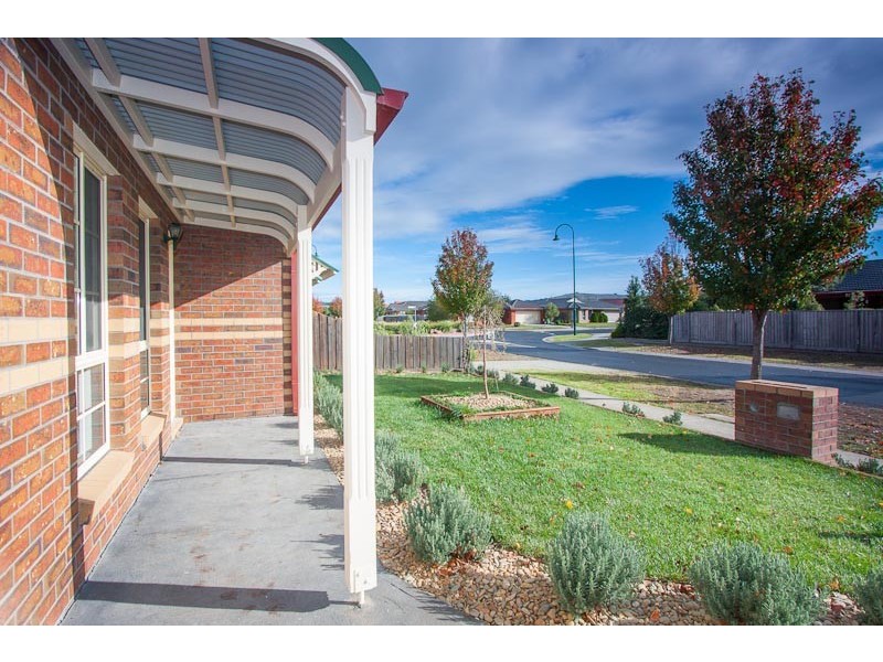 4 Healy Avenue, Sunbury VIC 3429