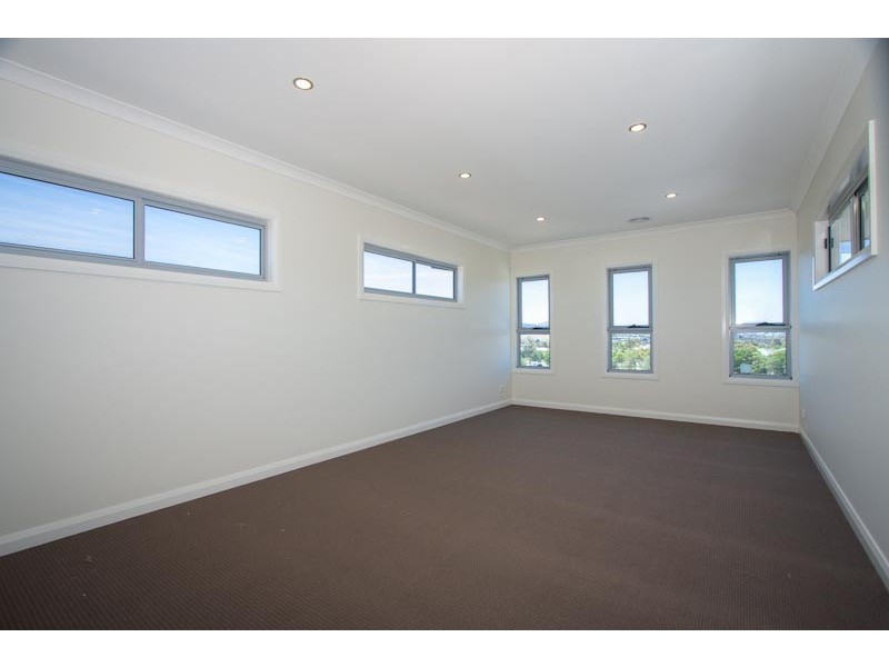 17 Outlook Way, Sunbury VIC 3429