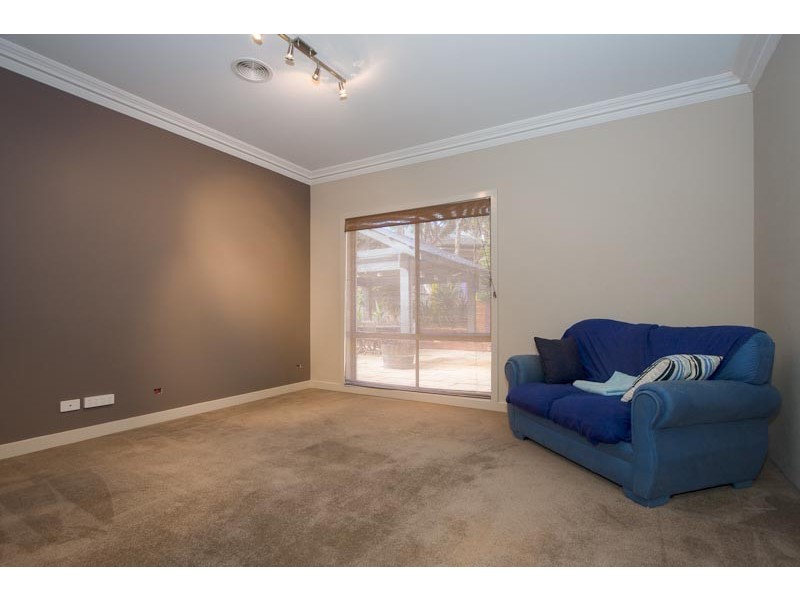 18 Fullwood Drive, Sunbury VIC 3429