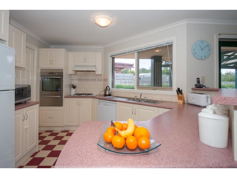 38 Fullbrook Drive, Sunbury VIC 3429