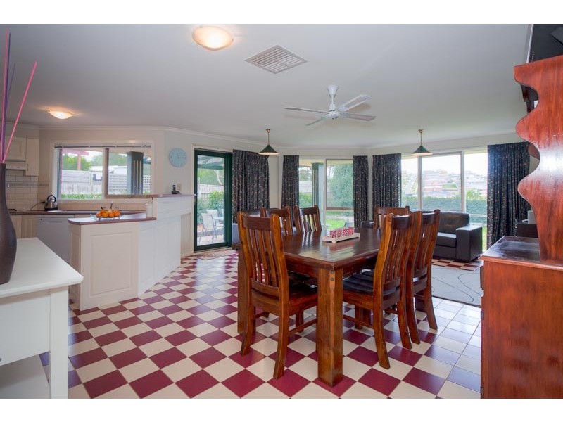 38 Fullbrook Drive, Sunbury VIC 3429