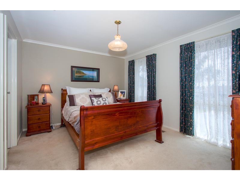 38 Fullbrook Drive, Sunbury VIC 3429