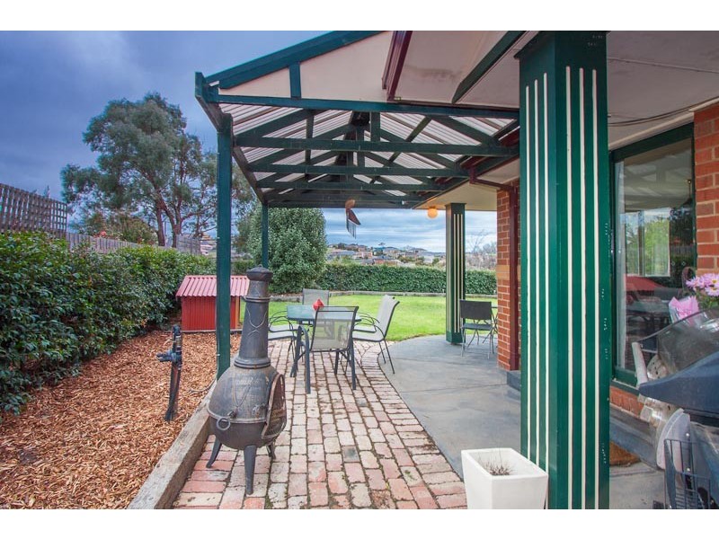 38 Fullbrook Drive, Sunbury VIC 3429