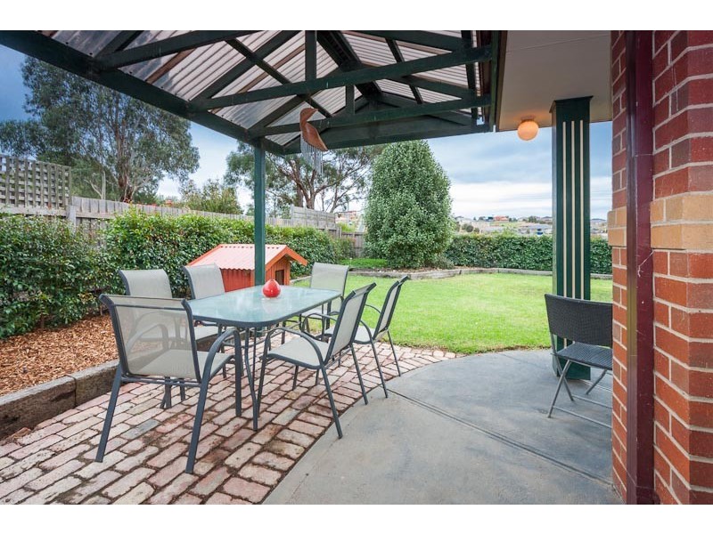 38 Fullbrook Drive, Sunbury VIC 3429