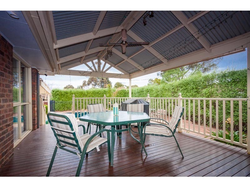11 Menzies Drive, Sunbury VIC 3429