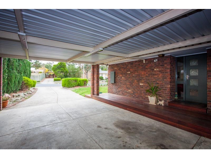 11 Menzies Drive, Sunbury VIC 3429