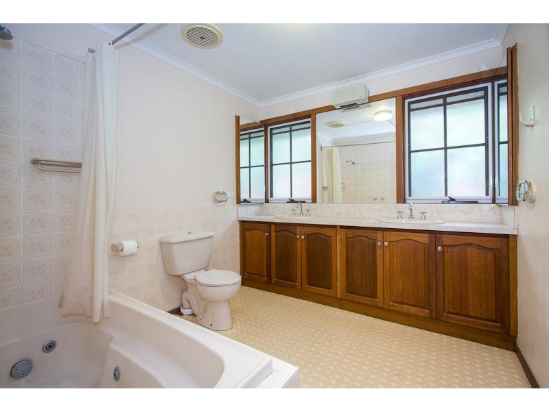 71 Brook Street, Sunbury VIC 3429