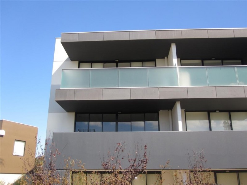 12/4 CREFDEN STREET, Maidstone VIC 3012