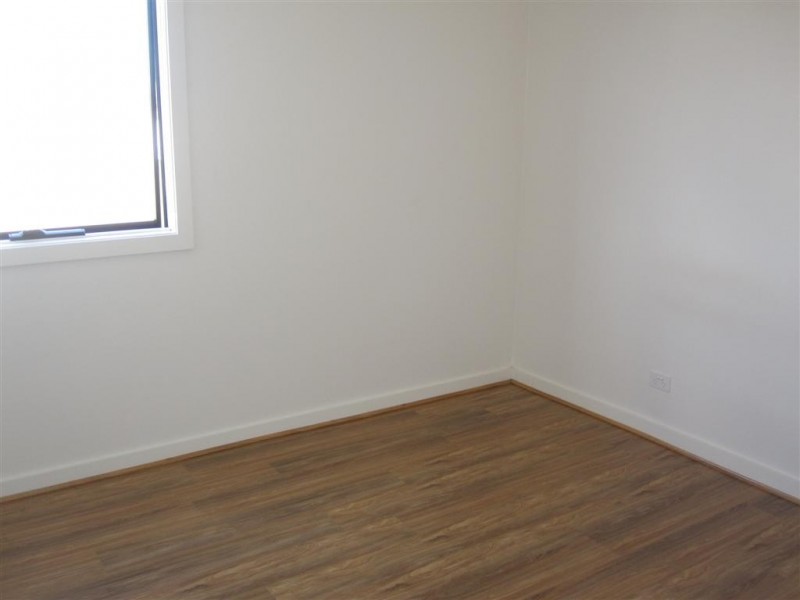 12/4 CREFDEN STREET, Maidstone VIC 3012