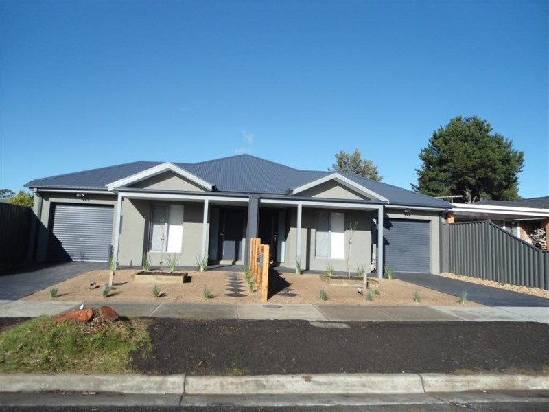 28 HOOD CRESCENT, Sunbury VIC 3429