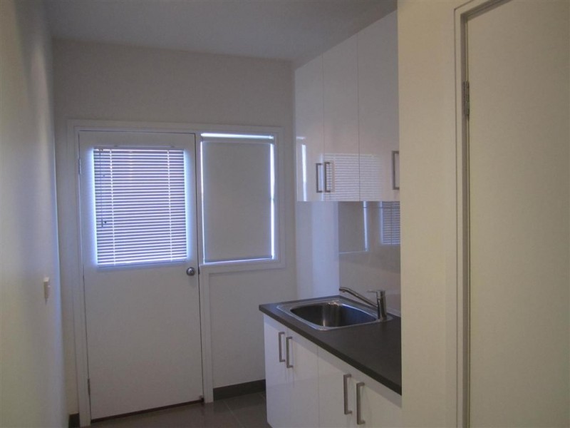 28 HOOD CRESCENT, Sunbury VIC 3429