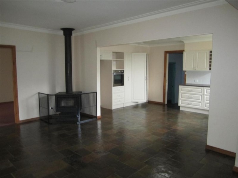 83 PASLEY STREET, Sunbury VIC 3429