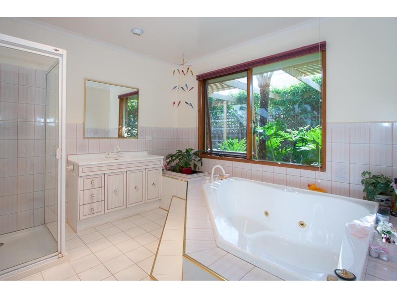 11 Glenauburn Court, Sunbury VIC 3429