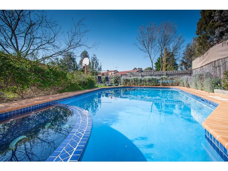 11 Glenauburn Court, Sunbury VIC 3429