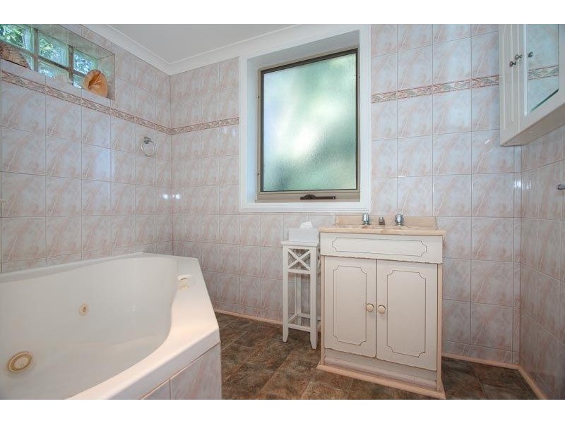 37 Blaxland Drive, Sunbury VIC 3429