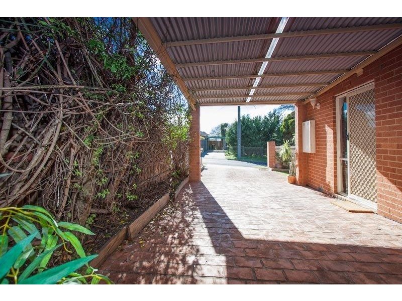 37 Blaxland Drive, Sunbury VIC 3429