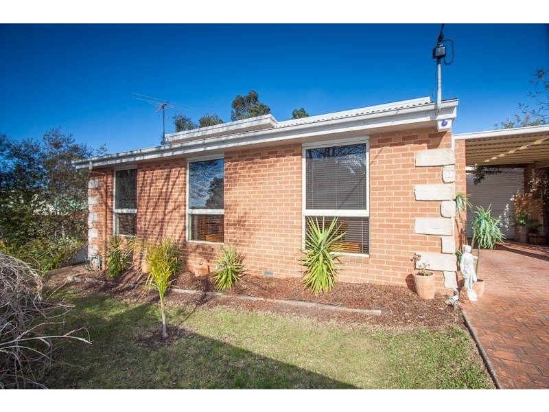 37 Blaxland Drive, Sunbury VIC 3429
