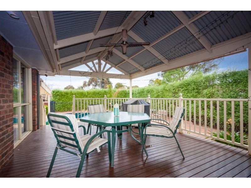 11 MENZIES DRIVE, Sunbury VIC 3429