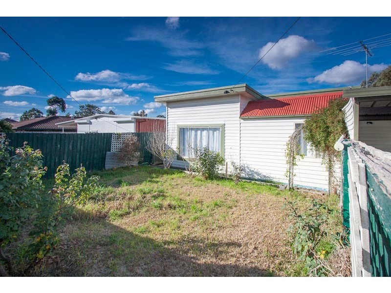 35 Lawson Street, Sunbury VIC 3429