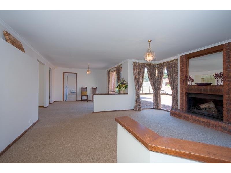 43 Muirfield Drive, Sunbury VIC 3429