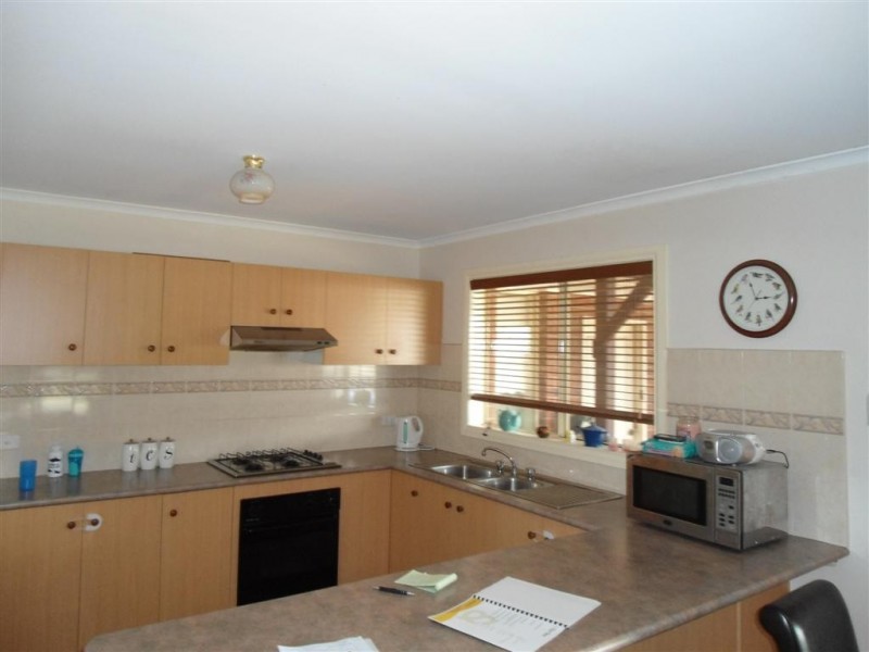 18 CITRIODORA COURT, Sunbury VIC 3429