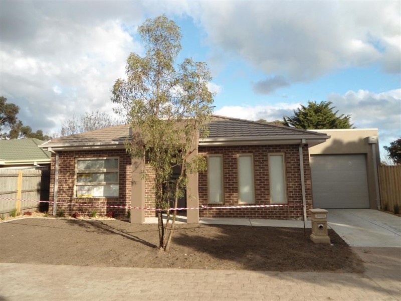 31 LAPEROUSE CLOSE, Sunbury VIC 3429